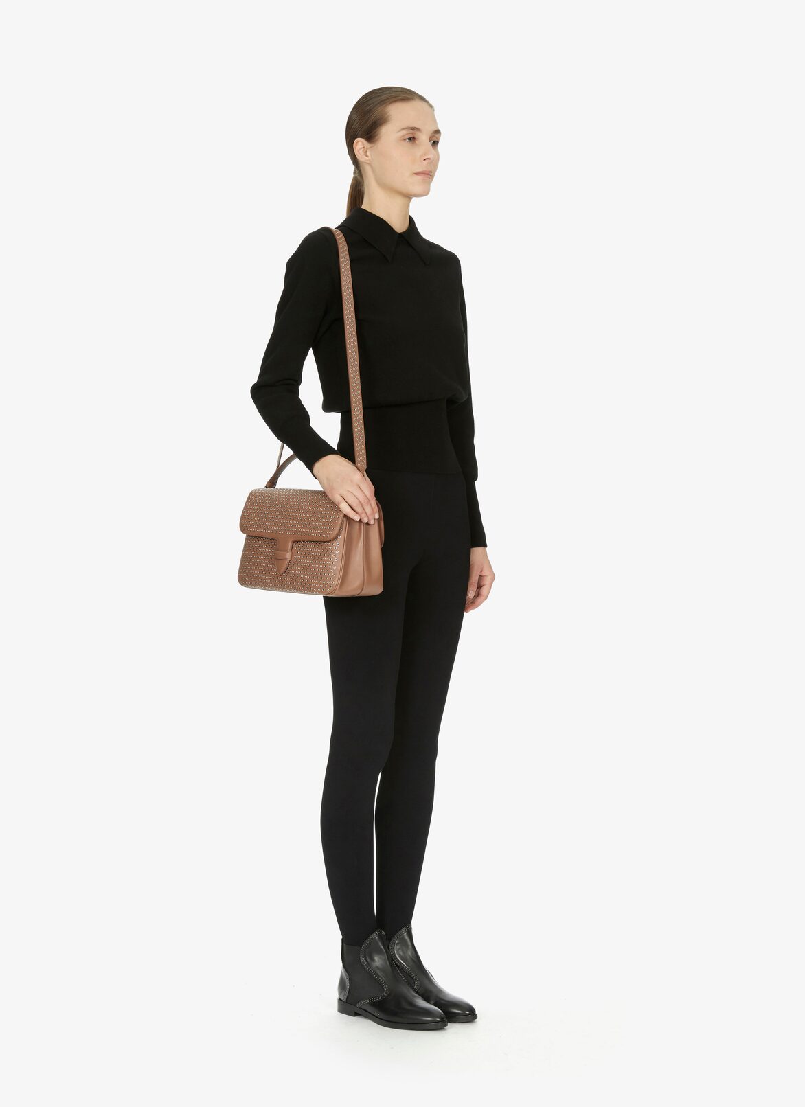 Bettina 27 Handbag ALAÏA BEIGE BETTINA 27 HANDBAG